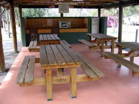 Emerald Cabin & Caravan Village - Kalgoorlie Accommodation 4