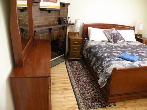 MacDonnell House (Naracoorte Cottages) - Kalgoorlie Accommodation 4