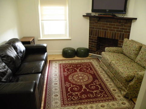 MacDonnell House (Naracoorte Cottages) - Kalgoorlie Accommodation 7