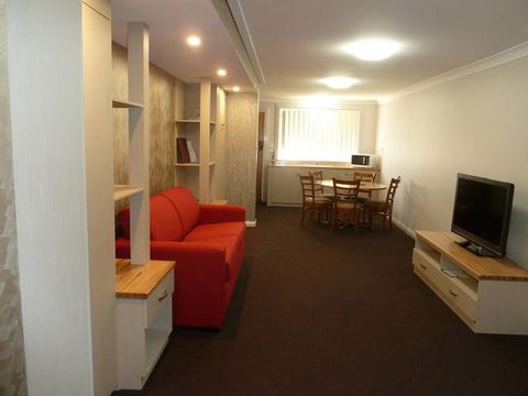 McNevins Tamworth Motel - Kalgoorlie Accommodation 0