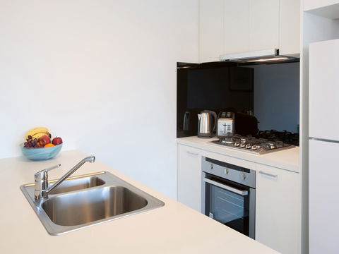 Melbourne Short Stay Apartments - MP Deluxe - Kalgoorlie Accommodation 2