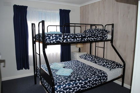 Killara Holiday Flats - Kalgoorlie Accommodation 4
