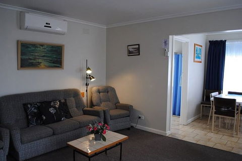 Killara Holiday Flats - Kalgoorlie Accommodation 5
