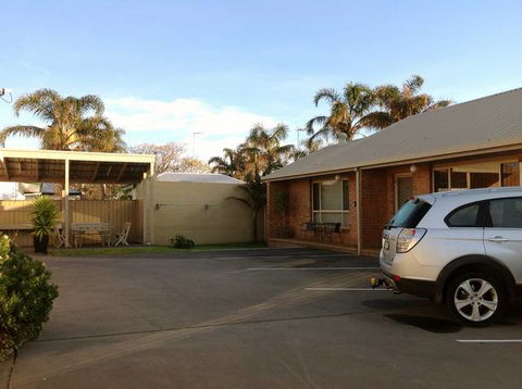 Town Centre Holiday Apartments - Kalgoorlie Accommodation 3
