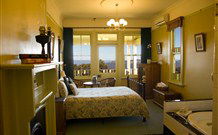 Moments Mountain Retreat - Kalgoorlie Accommodation 1