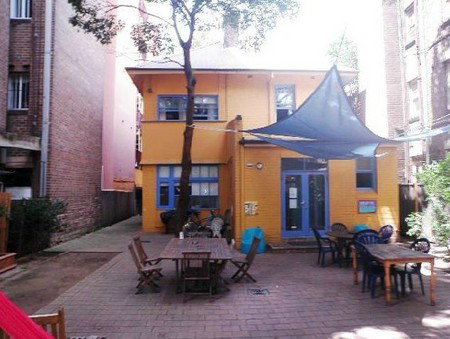 Blue Parrot Backpackers - Kalgoorlie Accommodation 4