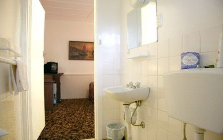 Titania Motel - Kalgoorlie Accommodation 3