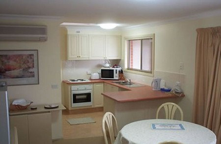 Charlotte Apartments - Kalgoorlie Accommodation 0