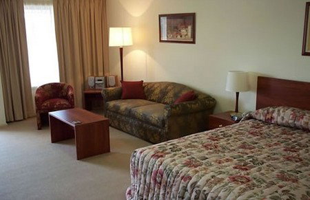 Charlotte Apartments - Kalgoorlie Accommodation 1