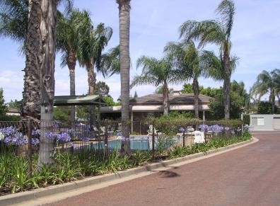 Exies Bagtown - Kalgoorlie Accommodation 4