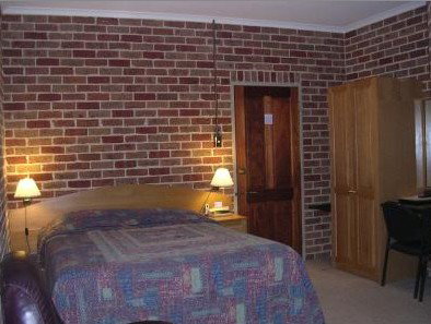 Exies Bagtown - Kalgoorlie Accommodation 6
