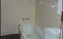 Blue Mountains Manor House - - Kalgoorlie Accommodation 3