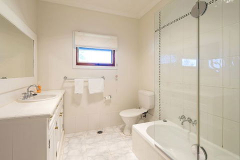 Elderslie House - Kalgoorlie Accommodation 162