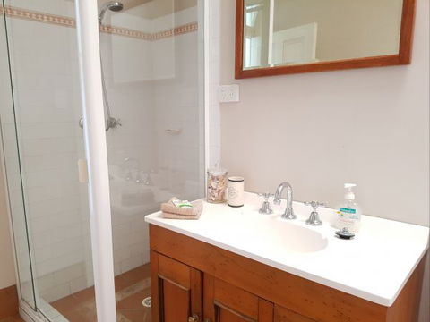 Newcastle Terraces And Apartments - Harbourside Apartment - Kalgoorlie Accommodation 5