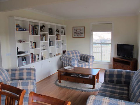 Riverbend Cottage - Kalgoorlie Accommodation 2