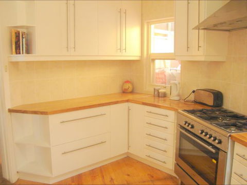 Christies Cottage For Holidays And Relocations. - Kalgoorlie Accommodation 3