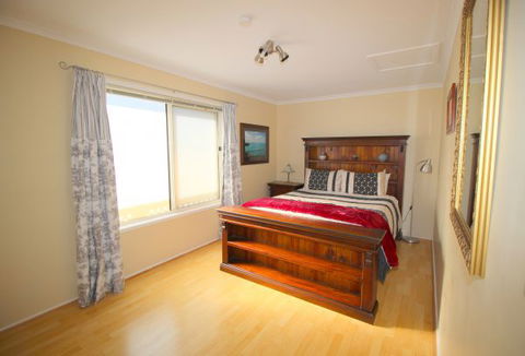 Christies Cottage For Holidays And Relocations. - Kalgoorlie Accommodation 20