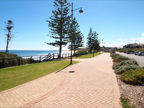 Christies Cottage For Holidays And Relocations. - Kalgoorlie Accommodation 28