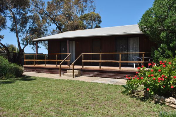 Clinton ACT Kalgoorlie Accommodation