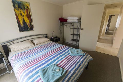 Island Dream Escape - Kalgoorlie Accommodation 3