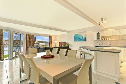 SALT Waterfront Apartment - Kalgoorlie Accommodation 1