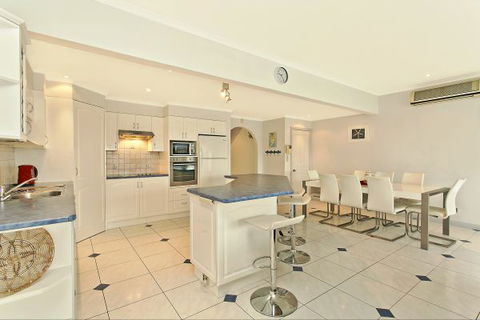 SALT Waterfront Apartment - Kalgoorlie Accommodation 2