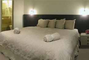 Astra  - Kalgoorlie Accommodation 5