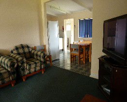 Alonga Waterfront Cottages - Kalgoorlie Accommodation 1