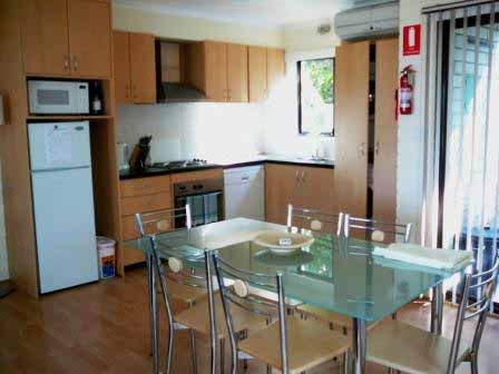 Davey Place Holiday Townhouses - Kalgoorlie Accommodation 2