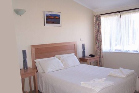 Davey Place Holiday Townhouses - Kalgoorlie Accommodation 4