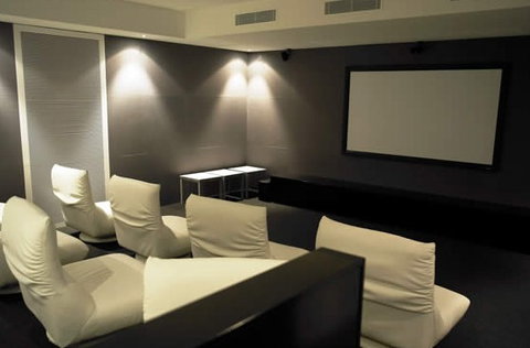 Ultra Broadbeach - Kalgoorlie Accommodation 1