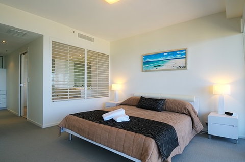 Ultra Broadbeach - Kalgoorlie Accommodation 4