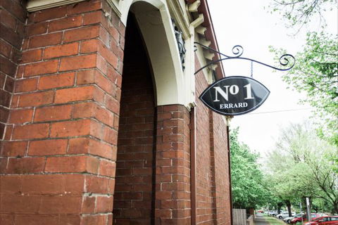 No1 Errard - Kalgoorlie Accommodation 0