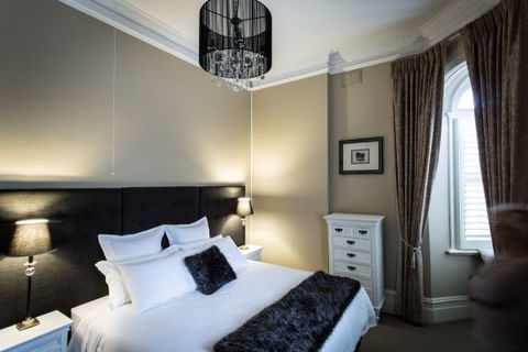 No1 Errard - Kalgoorlie Accommodation 4