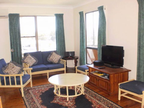 Anchors Aweigh - Kalgoorlie Accommodation 3