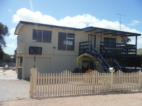 Costa To Coast - Kalgoorlie Accommodation 0