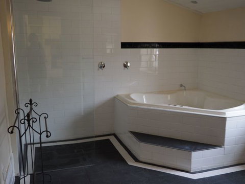 Cobblers Cottage - Kalgoorlie Accommodation 4