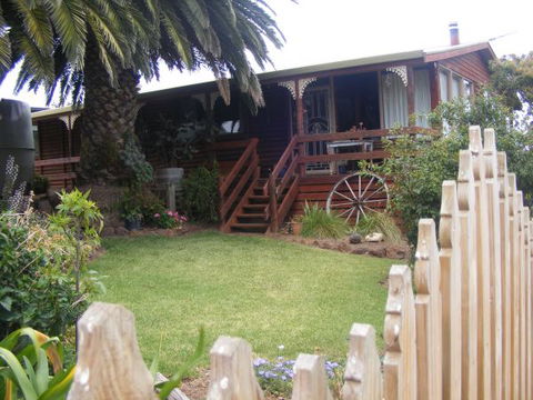 Ironstone Cottage - Kalgoorlie Accommodation 0
