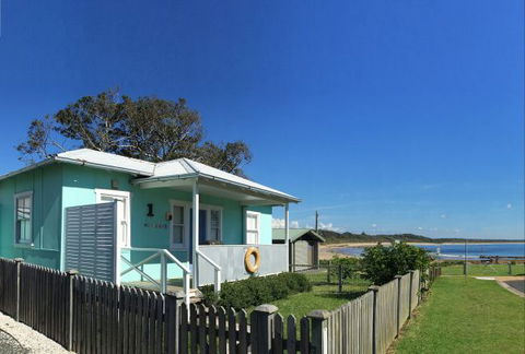 Aurora Beachfront Cottage - Kalgoorlie Accommodation 0