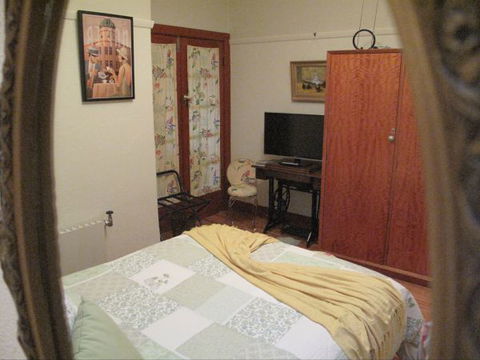 B&B Wodonga - Art Deco Accommodation - Kalgoorlie Accommodation 4