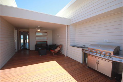 Beach Bliss Wallaroo - Kalgoorlie Accommodation 5