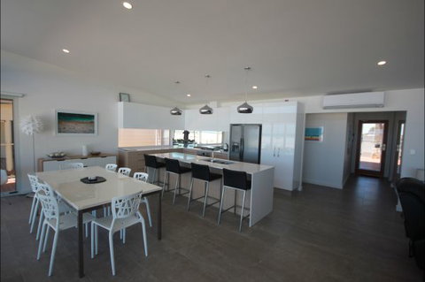 Beach Bliss Wallaroo - Kalgoorlie Accommodation 6