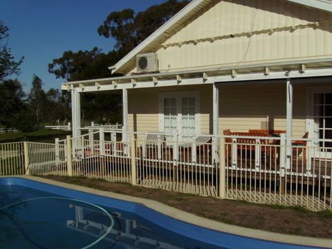 Daisyburn Homestead - Kalgoorlie Accommodation 3