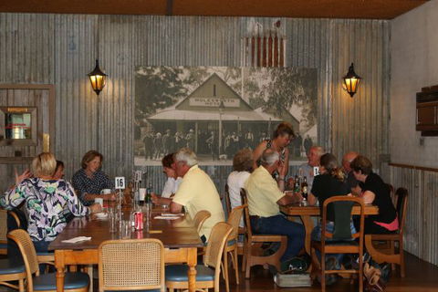 Hungry Horse Hotel Molesworth - Kalgoorlie Accommodation 2