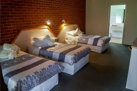 Hungry Horse Hotel Molesworth - Kalgoorlie Accommodation 5