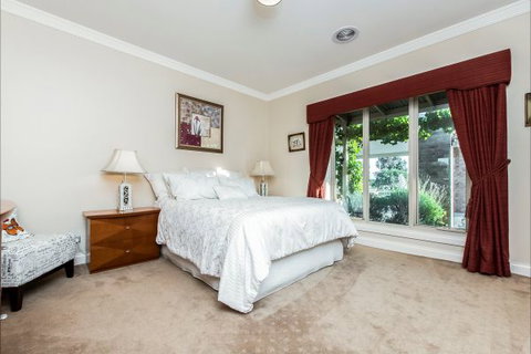 La Bella Vita - Kalgoorlie Accommodation 1