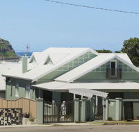 Merewether Beach House B and B - Kalgoorlie Accommodation