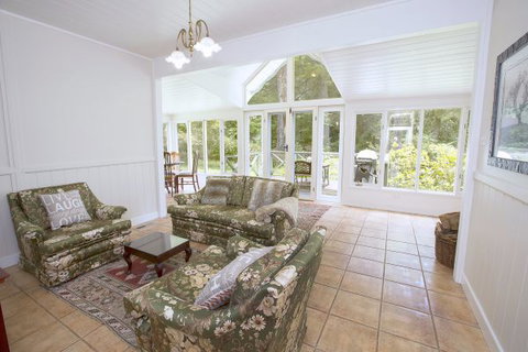 Sefton Cottage - Kalgoorlie Accommodation 3
