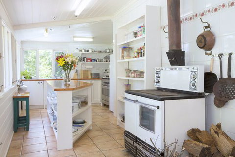 Sefton Cottage - Kalgoorlie Accommodation 5