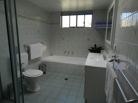 Tarrabandra Fishing Retreat - Kalgoorlie Accommodation 4